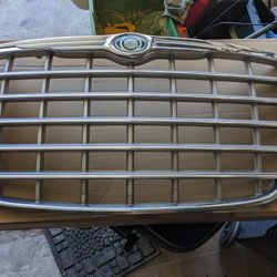 2006 Chrysler 300 Grill
