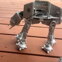 Star Wars Micro Galaxy Squadron at-at Walker - 10-Inch Assault Class Vehicle with Five 1-Inch Micro Figure Accessories