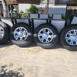 4 Ram 2500HD 8 lug wheels
