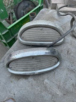 Two Pairs Parking Light Assembles 