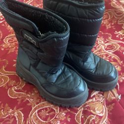 Snow Boots Sz1