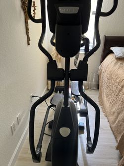 Sole Elliptical Machine,  Very Lightly Used In An Excellent Working Condition 