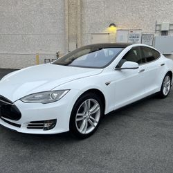 2015 Tesla Model S