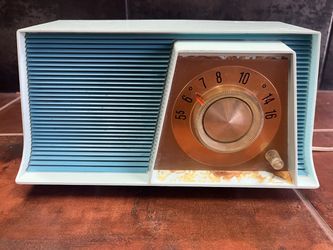 Rare Vintage 1962 Motorola Tube AM Radio (A17B3) - Blue/White MCM - WORKING