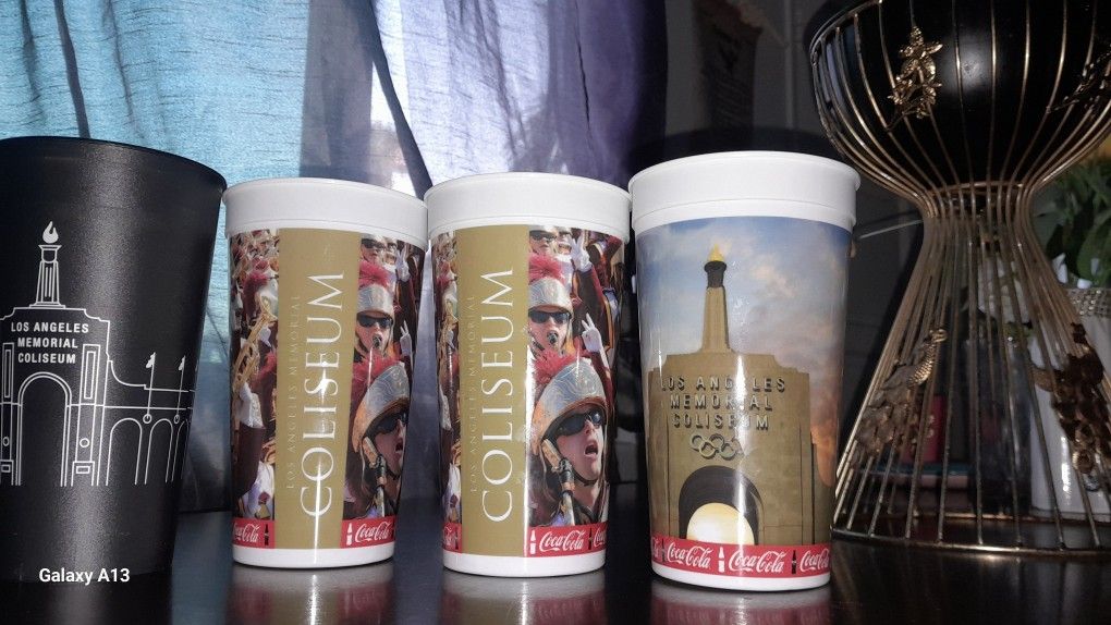Vasos De Colección De La ColiseumÀ De Lops Angeles/ Los Angeles Coliseum Collectible Glasses
