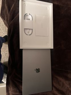 Apple - MacBook Pro 16" Laptop - M2 Pro chip - 16GB Memory - 1TB SSD