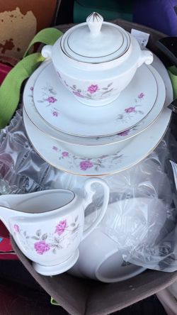 Vintage Hebei China Porcelain 8-place Dinnerware Set, Pink Roses, Gold Trim