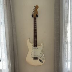 Fender Stratocaster - Arctic White 