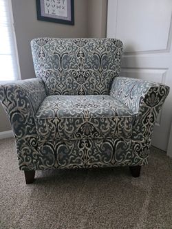 Accent chair
