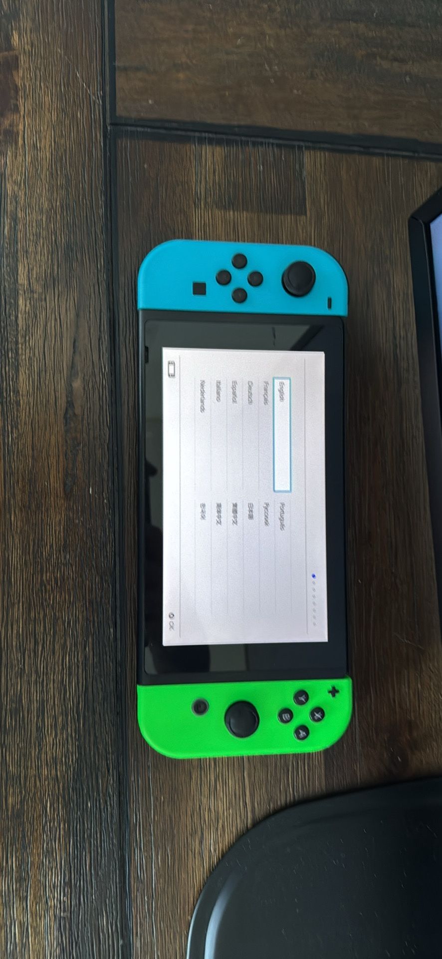 Nintendo Switch (unpatched) includes everything + case