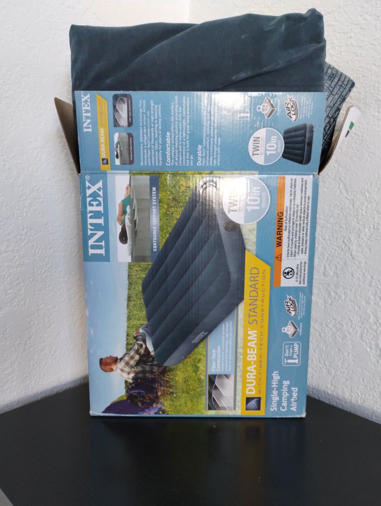 Air Beds Intex Lots Of 3 Twin Sizes And One Full Size 