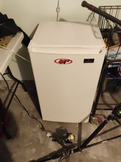 Mini fridge