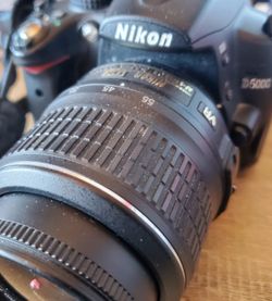 Excellent Condition Nikon D5000 Dslr Digital Camera