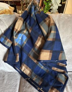 Flannel Plaid Wrap Blanket Snaps-Adult 
