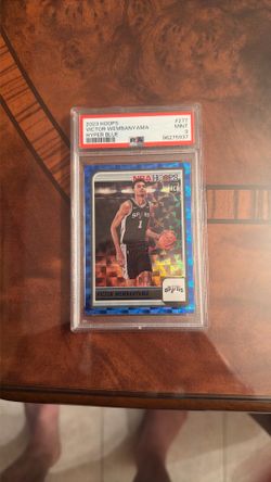 2023 Hoops Victor wembanyama Blue Hyper Rookie PSA 9