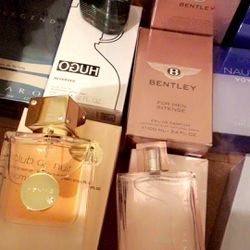 Caja de discuentos en perfumes Diferentes markas manden mensaje Agan sue pedidos 🔥🔥