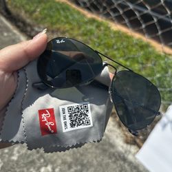Ray-Ban Sunglasses 🕶️ 