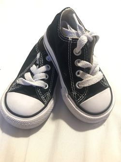Toddler all star converse size 4