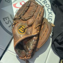 Wilson, a 2000 baseball glove