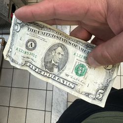 Real 1995 Classic 5 Dollar bill