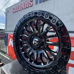 18” Fuel Rincon Gloss Black Milled 6x5.5