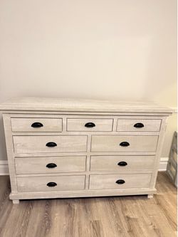 Dresser wood
