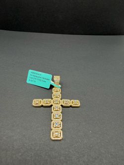💎 Iced Out Cross Pendant – Moissanite (925 Silver) 💎