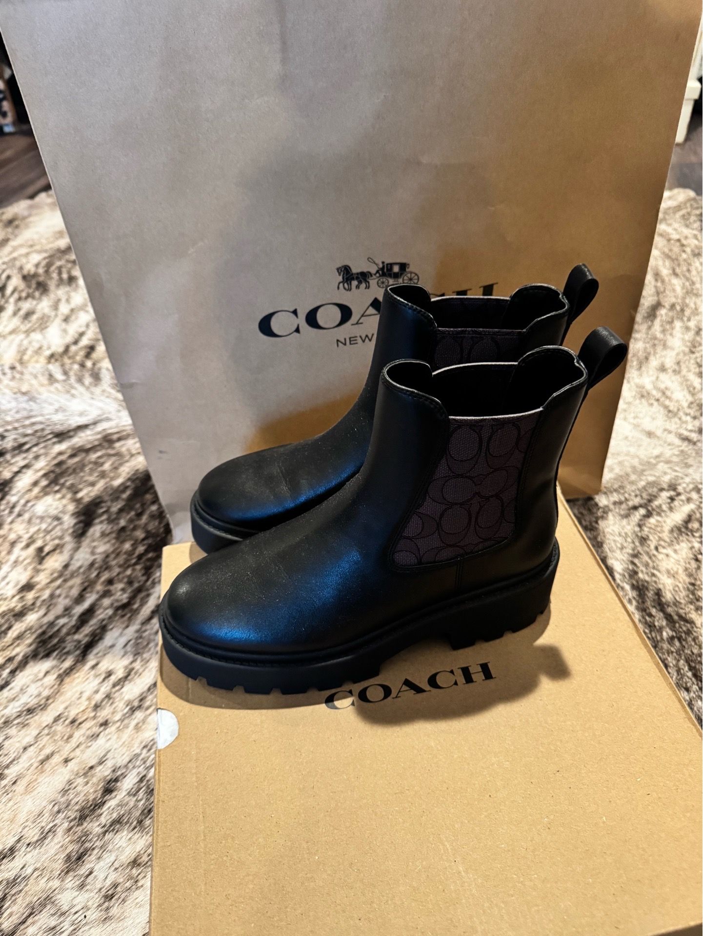 Coach Lucy LS LTH Chelsea Black boots. Size 8.5 B