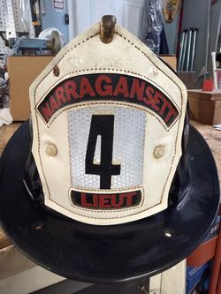Narragansett Fire Department Lieutenant Helmet