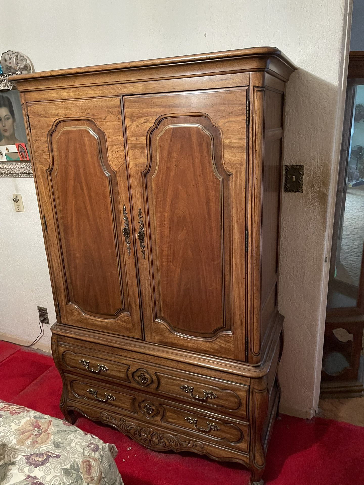 Thomasville Armoire Dresser