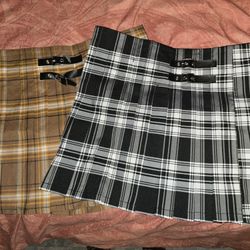 Pleated Skirts (No Boundaries)