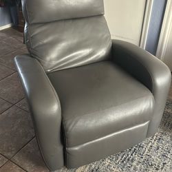 Gray chair 25.00