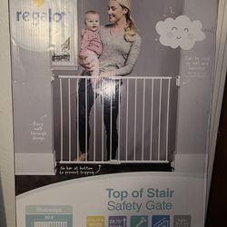 Regalo Extra Wide 2-in-1 Stairway & Hallway Baby Safety Gate with Mounting Kit Comes with 90 Day Manufacture Warranty