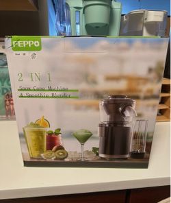 NEW, MINT, NEVER USED 2 in 1 Snow Cone Machine and Smoothie/Drink Blender