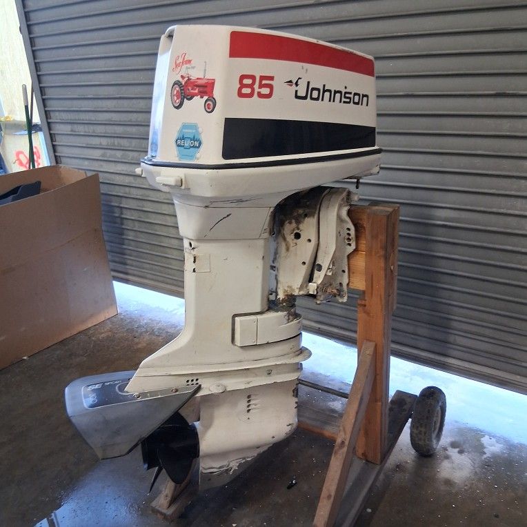 85 HP Johnson Sea-horse V4 boat motor engine 
