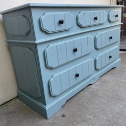 7-Drawer Dresser | Cajonera 7 cajones