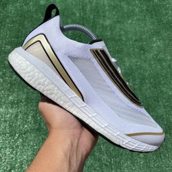ADIDAS STELLA MCCARTNEY x WMNS BOSTON “WHITE / GOLDEN BUTTER” (Size 9.5, Women’s)