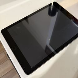 iPad 5 32 GB Space Grey Wifi+Cellular Unlocked