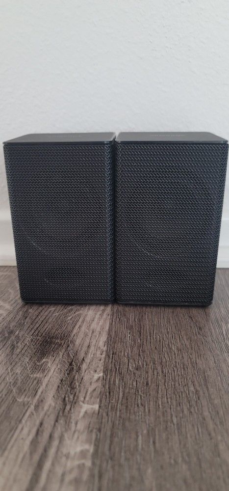 Wireless Speaker / Samsung SWA-8000s wireless rear speaker kit