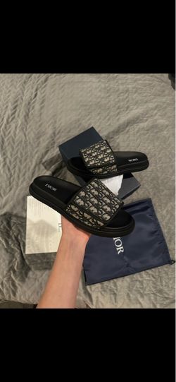 Dior slides