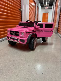 Licensed Mercedes-Benz G-Wagon Ride-On Car for Kids – Pink Edition