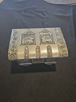 Vtg Silver-tone Indian Elephant & Floral Ornate Locking Jewelry Stash Box