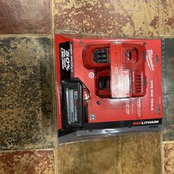 Milwaukee M18 18-Volt Lithium-Ion HIGH OUTPUT Starter Kit with XC 8.0Ah Battery and Rapid Charger