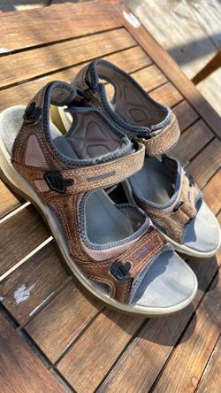 Ecco receptor sandals
