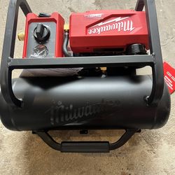 Milwaukee M18 FUEL 18-Volt Lithium-Ion Brushless Cordless 2 Gal. Electric Compact Quiet Compressor (Tool-Only)