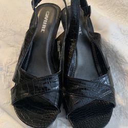 Size 6  1/2 Wood Platform Patent Leather