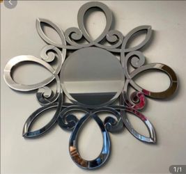 Lucky Star wall Mirror 46x46 ( Reseda Ca)