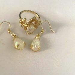 Earrings& Ring Opal