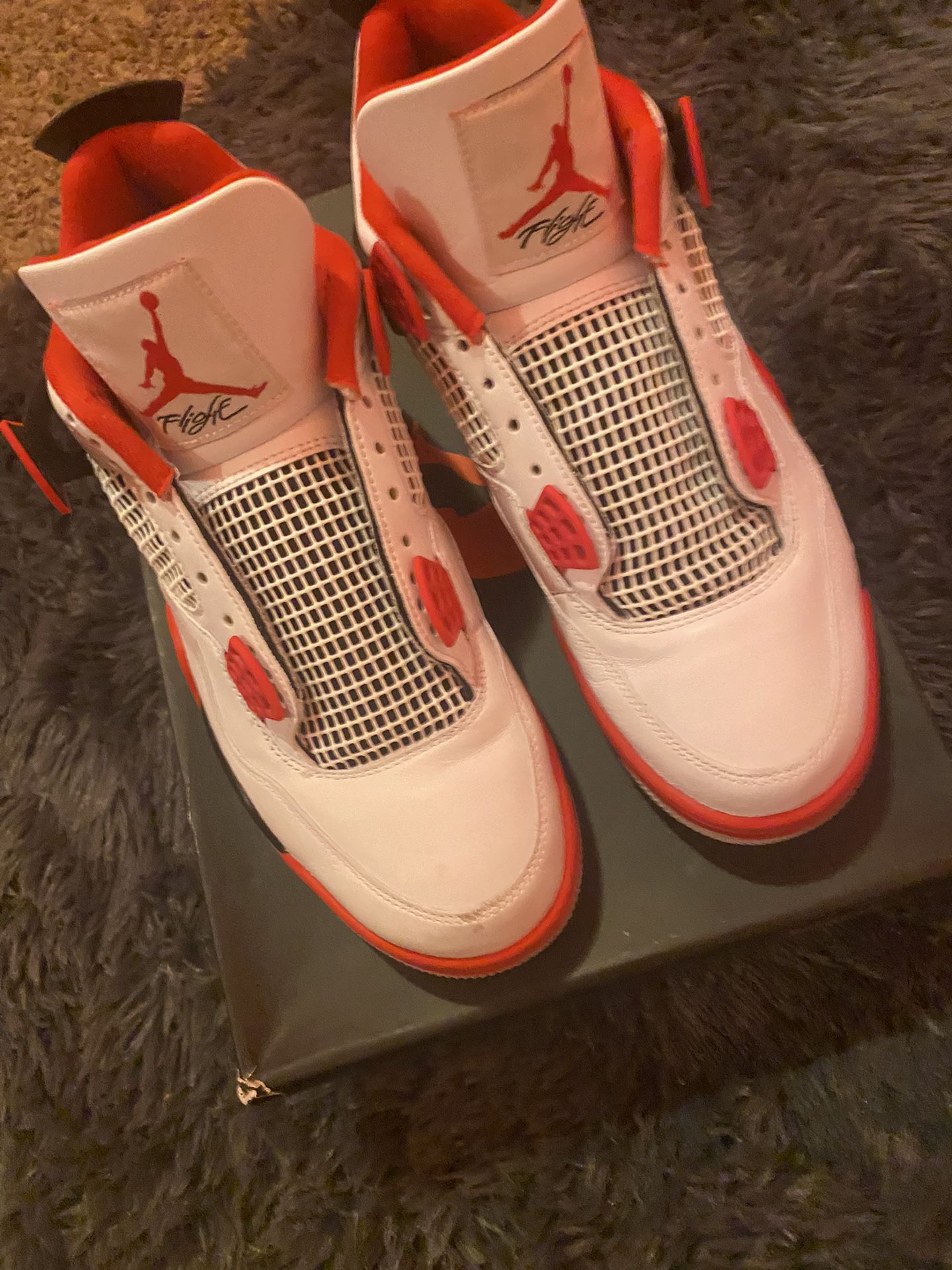 Jordan 4 Fire Red