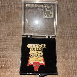 1996 Chicago Bulls 70th Win Pin (Rare)